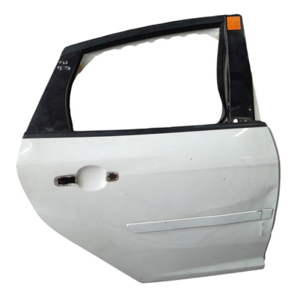 Porta Traseira Direita Focus 2014/2015/2016 A 2019 Detalhe