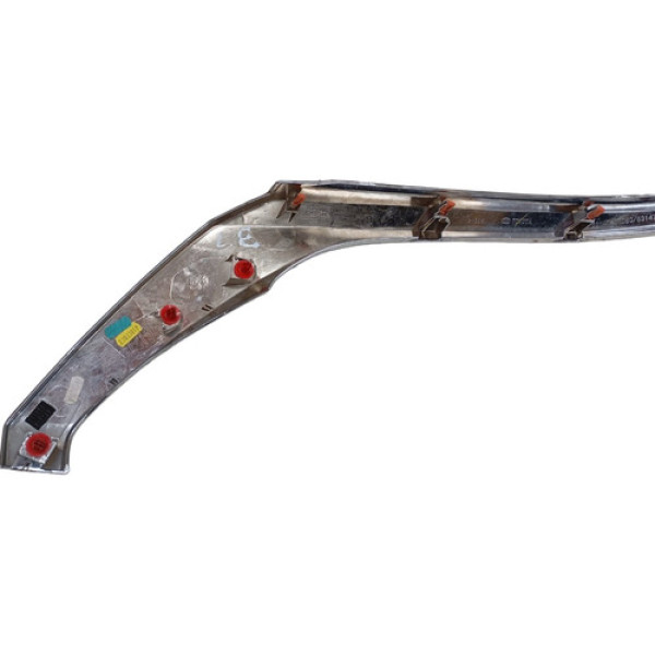 Moldura Friso Direito Cromado Grade Hilux Sw4 22/24 Original